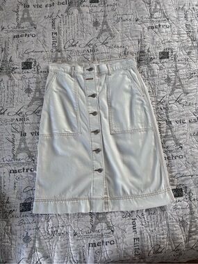 Button-Front White Jeans Midi Skirt with Patch Pockets